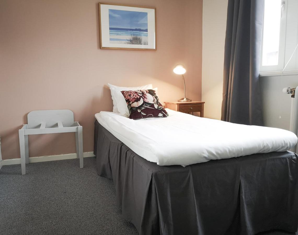 Hotell Apladalen I Vaernamo Εξωτερικό φωτογραφία